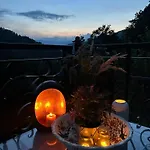 Black Pearl - Blockhaus Inmitten Der Villa