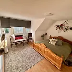 Black Pearl - Blockhaus Inmitten Der Villa *