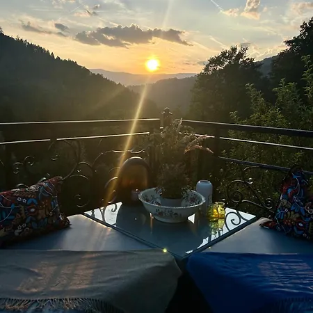 Black Pearl - Blockhaus Inmitten Der Villa